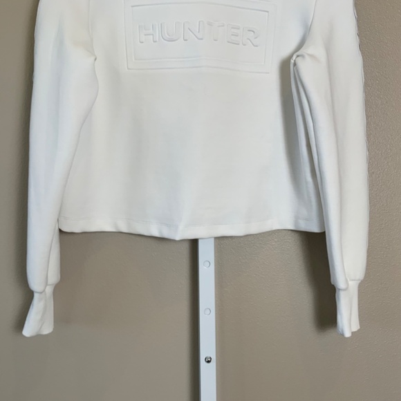 Hunter x Target Chainlink Sleeve Pullover Cropped Top - Picture 9 of 16
